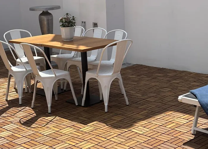 Large-elegant-central-terrace Apartment