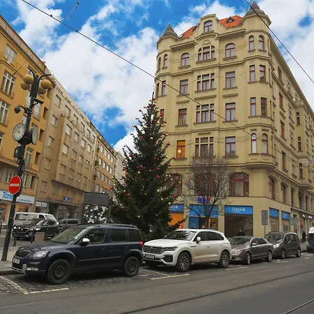 Lejlighed Large-elegant-central-terrace